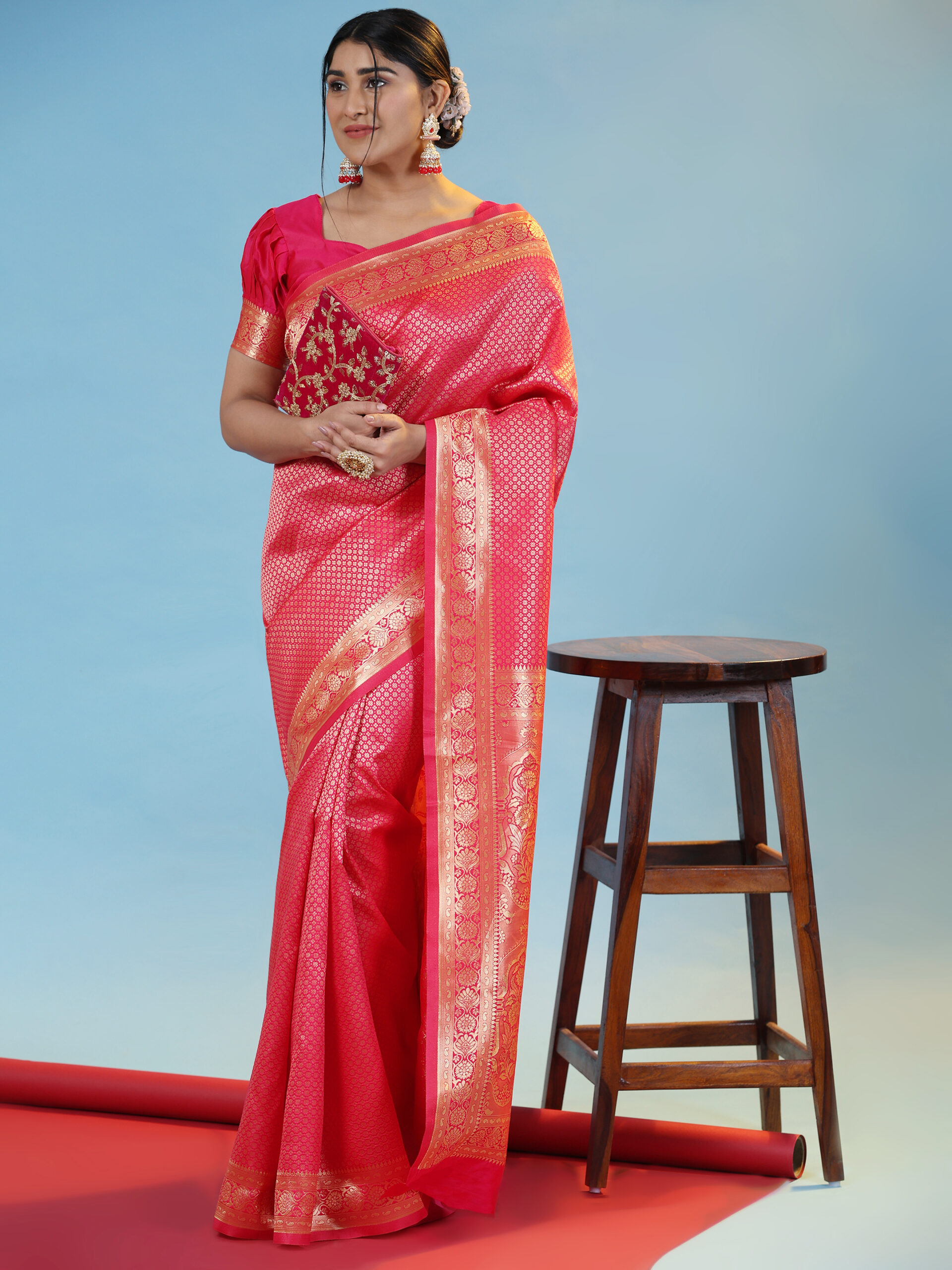 Pink Woven Design Zari Silk Blend Floral Sarees