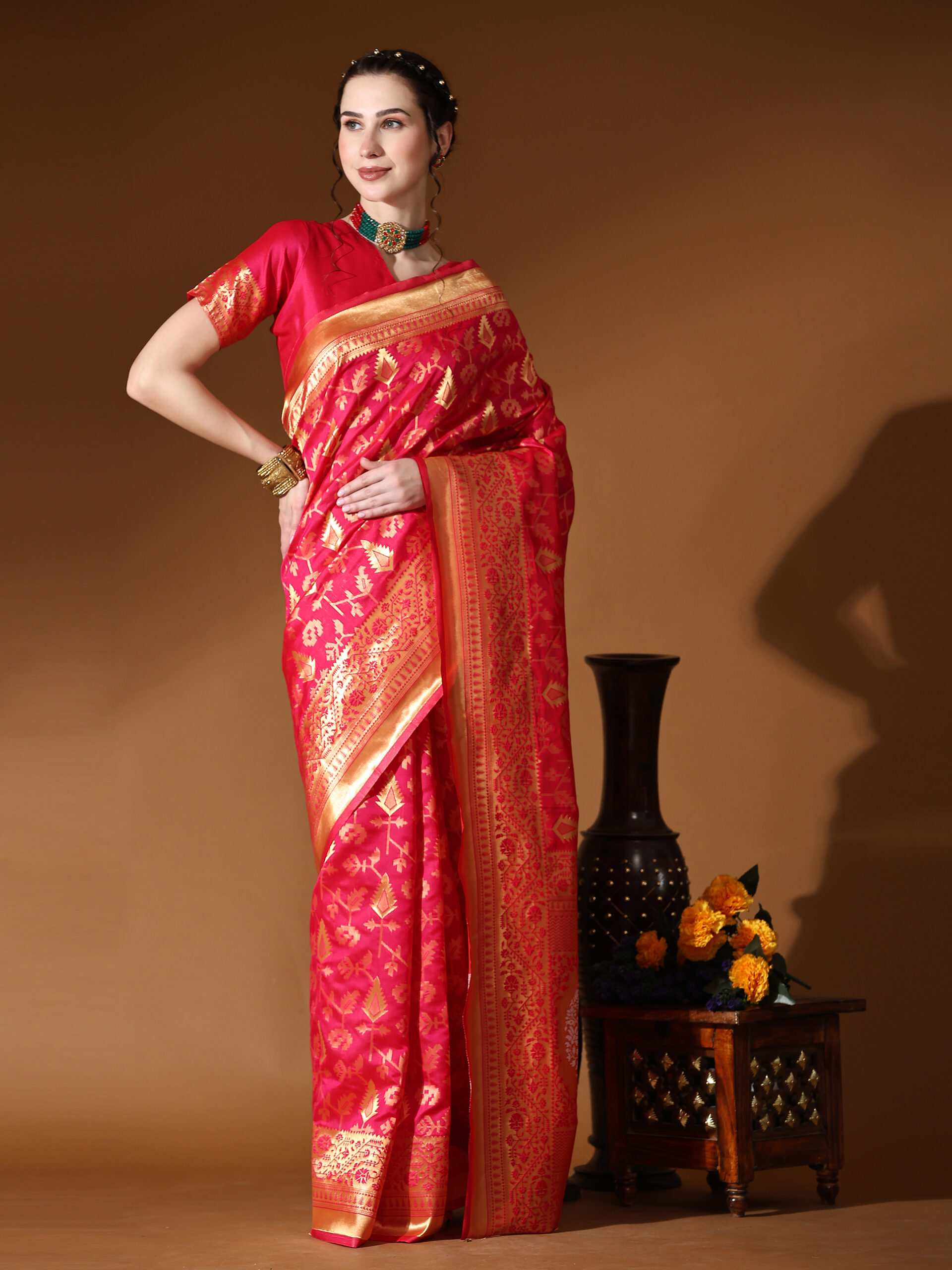 Pink & Gold-Toned Silk Blend Woven Design Kanjeevaram Saree
