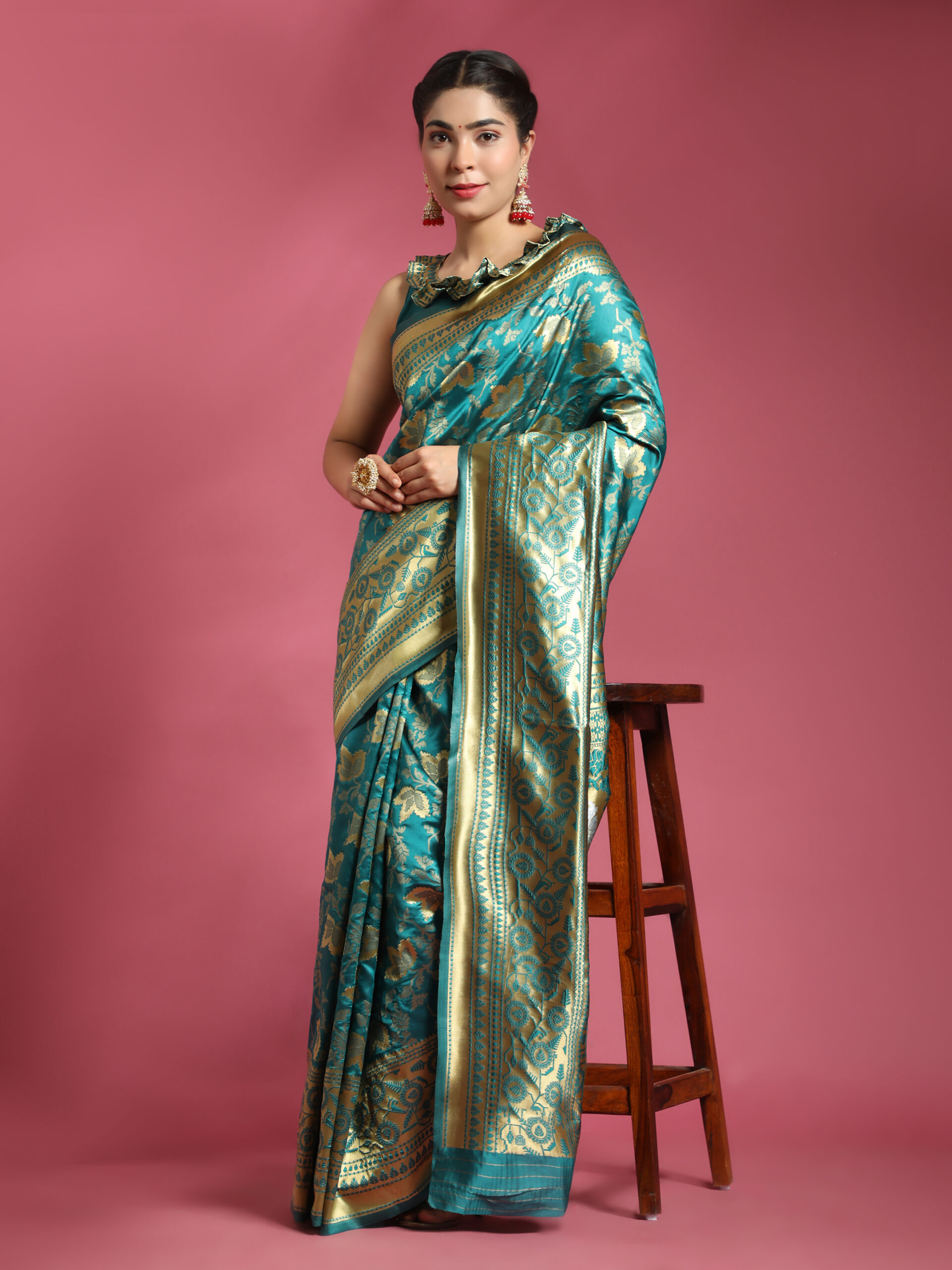 Turquoise   & Gold-Toned Woven  Blend Banarasi Saree