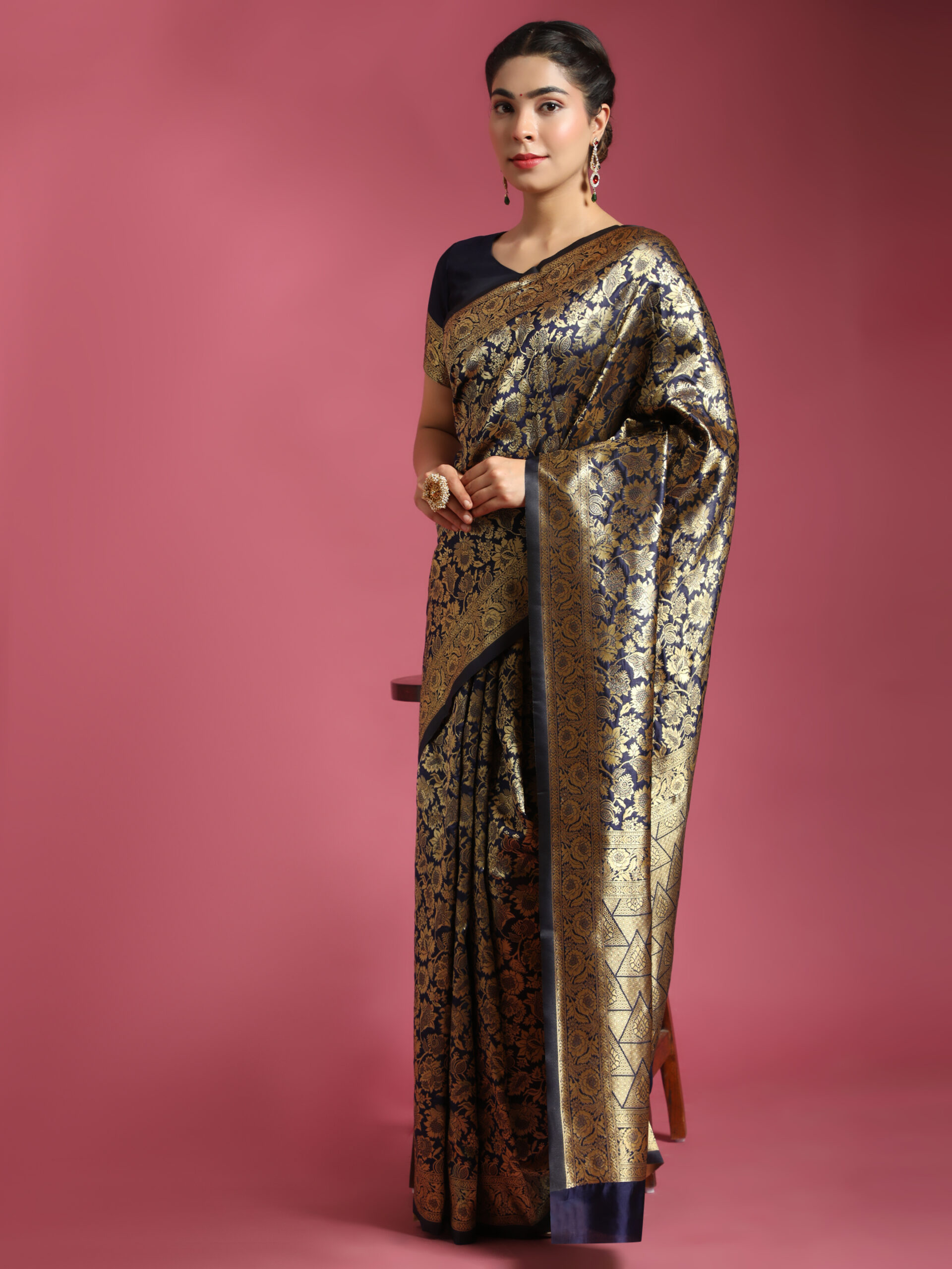 Navy Blue & Gold-Toned Woven Design Zari Silk Floral Banarasi Saree